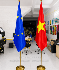 cờ văn phòng, cờ để bàn, cờ để bàn văn phòng, cờ công ty, cờ doanh nghiệp, cờ cơ quan, cờ tổ chức, cờ phòng họp, cờ lễ tân, cờ hội nghị, cờ hội thảo, cờ ký kết, cờ ký kết hợp tác, cờ ngoại giao, cờ tiếp khách, cờ đại biểu, cờ để bàn công ty, cờ để bàn doanh nghiệp, cờ để bàn cơ quan, cờ để bàn hội nghị, cờ để bàn hội thảo, cờ để bàn phòng họp, cờ để bàn lễ tân, cờ để bàn ký kết, cờ để bàn ngoại giao, cờ để bàn logo, cờ logo công ty, cờ logo doanh nghiệp, cờ thương hiệu, cờ nhận diện thương hiệu, cờ văn phòng cao cấp, cờ để bàn cao cấp, cờ để bàn đẹp, cờ văn phòng đẹp, cờ văn phòng giá rẻ, cờ để bàn giá rẻ, cờ văn phòng giá tốt, cờ văn phòng chất lượng cao, cờ văn phòng theo yêu cầu, cờ để bàn theo yêu cầu, in cờ văn phòng, in cờ để bàn, may cờ văn phòng, may cờ để bàn, sản xuất cờ văn phòng, sản xuất cờ để bàn, gia công cờ văn phòng, gia công cờ để bàn, đặt làm cờ văn phòng, đặt làm cờ để bàn, xưởng sản xuất cờ văn phòng, công ty sản xuất cờ văn phòng, cờ văn phòng in logo, cờ để bàn in logo, cờ văn phòng thêu, cờ để bàn thêu, cờ văn phòng in chuyển nhiệt, cờ văn phòng vải satin, cờ văn phòng lụa, cờ văn phòng cán gỗ, cờ văn phòng cán inox, cờ để bàn chân inox, cờ để bàn chân gỗ, cờ để bàn đế đá, cờ để bàn đế pha lê, cờ để bàn đế kim loại, cờ Việt Nam để bàn, cờ Đảng để bàn, cờ Tổ quốc để bàn, cờ quốc gia để bàn, cờ các nước để bàn, bộ cờ để bàn các nước, bộ cờ quốc gia để bàn, cờ ASEAN để bàn, cờ song phương, cờ phòng họp công ty, cờ phòng họp doanh nghiệp, cờ văn phòng Hà Nội, cờ văn phòng TP.HCM, cờ văn phòng Đà Nẵng, cờ văn phòng Hải Phòng, cờ văn phòng Bình Dương, cờ văn phòng Bắc Ninh, cờ văn phòng Đồng Nai, cờ văn phòng toàn quốc, mẫu cờ văn phòng, mẫu cờ để bàn, cờ văn phòng sang trọng, cờ để bàn sang trọng, cờ văn phòng chính hãng, cờ để bàn chất lượng cao, cờ văn phòng bền đẹp, cờ để bàn bền đẹp, cờ văn phòng cho doanh nghiệp, cờ văn phòng cho cơ quan, cờ văn phòng cho tổ chức, cờ văn phòng cho ngân hàng, cờ văn phòng cho khách sạn, cờ văn phòng cho trường học, cờ văn phòng cho bệnh viện, cờ văn phòng cho showroom, cờ để bàn phòng họp cao cấp, cờ để bàn hội nghị cao cấp, cờ để bàn lễ ký kết, cờ để bàn tiếp khách quốc tế, cờ văn phòng in số lượng ít, cờ văn phòng giao nhanh, cờ để bàn giao nhanh.