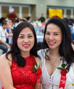 Hoa cài áo đại biểu – Mẫu Truyền Thống