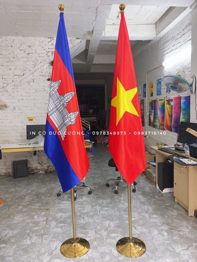 Chân cờ inox văn phòng kích thước 2.6m ( không bao gồm lá cờ )