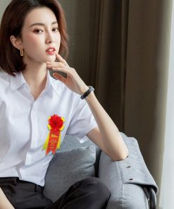 Tạo nên sự tinh tế và trọng đại với Hoa Cài Áo Đại Biểu trong các sự kiện quan trọng