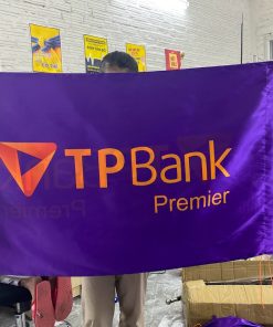 Tạo Dấu Ấn Riêng cho Bạn: Với những lá cờ được thiết kế và in theo yêu cầu