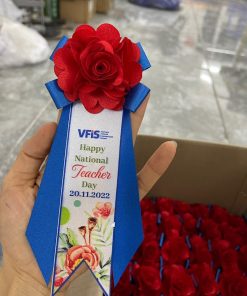 Đẳng cấp và tự tin với Hoa Cài Ngực Cho Đại Biểu - Đức Cường