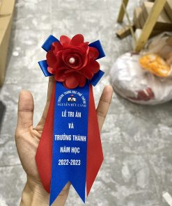 Hoa cài áo Đại Biểu Sản phẩm không thể thiếu tạo nên sự kiện thành công