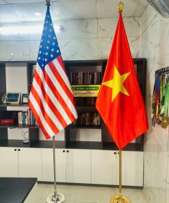 CHÂN CỜ VĂN PHÒNG CAO CẤP – PHÒNG HỌP QUỐC TẾ TRANG TRỌNG VÀ ĐẲNG CẤP