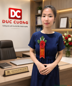 Hoa cài áo đại biểu Đức Cường