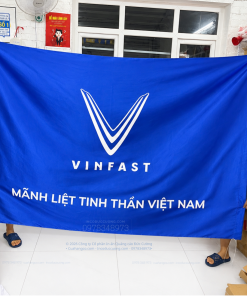 In cờ theo yêu cầu Đức Cường